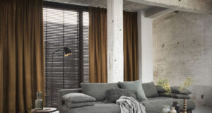 Warmte isolatie en geluidsdemping. Dit kun je allemaal doen! Overgordijn, houten jaloezie, isolatie