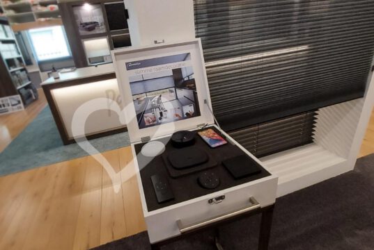 Comfortabele & kindvriendelijke bediening showroom, elektrische bediening